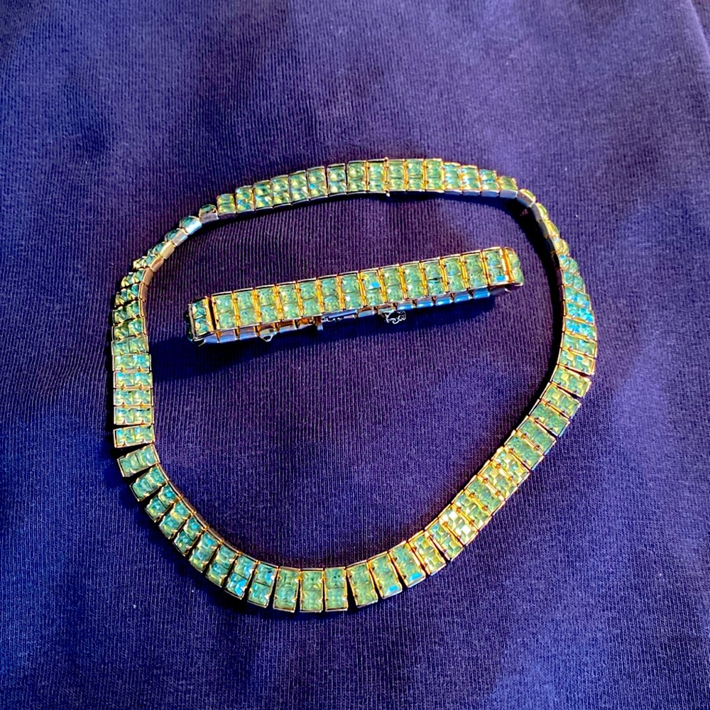 Vintage lime green necklace and bracelet set